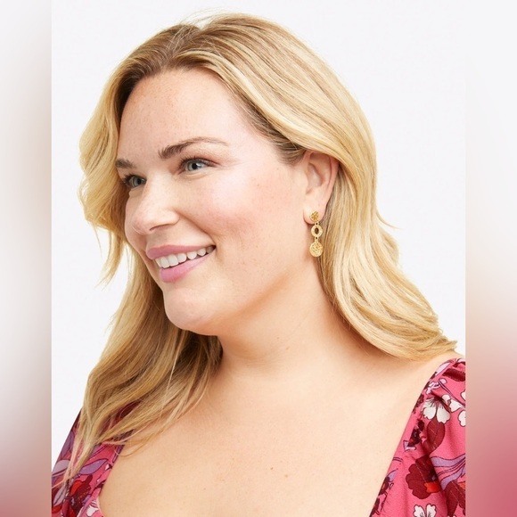 Draper James 12K Shiny Gold Plated Brass Hammered Disc Drop Earrings - Picture 3 of 4